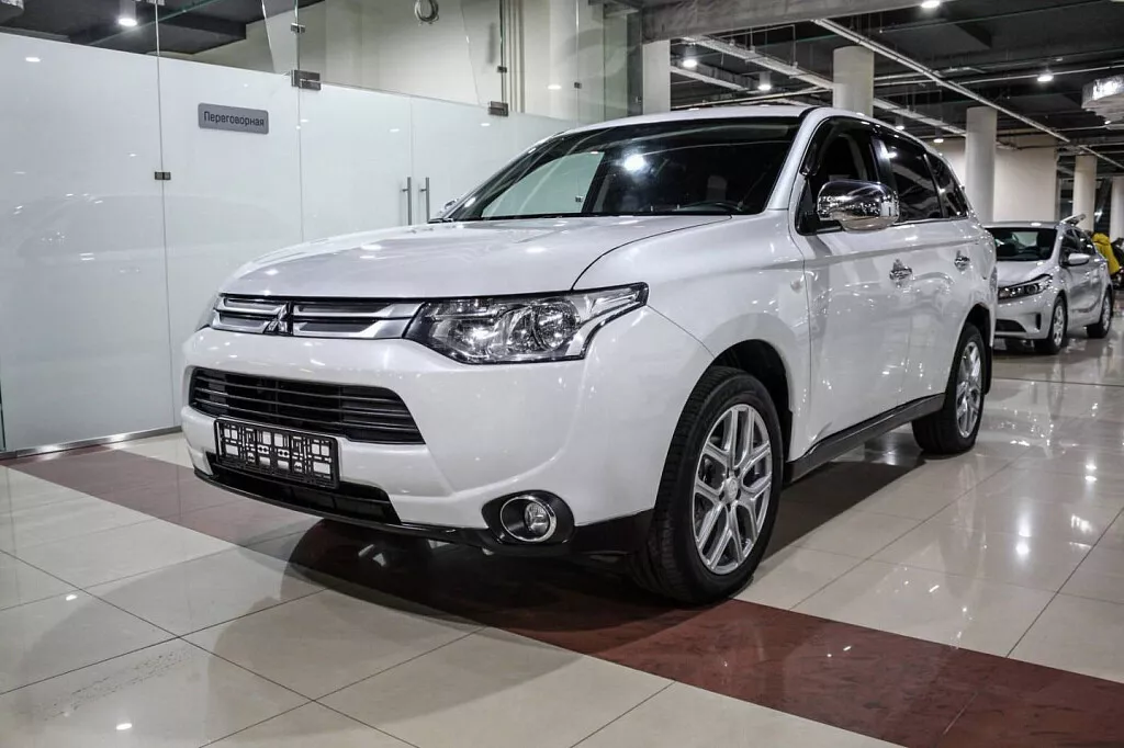 Купить Outlander с пробегом